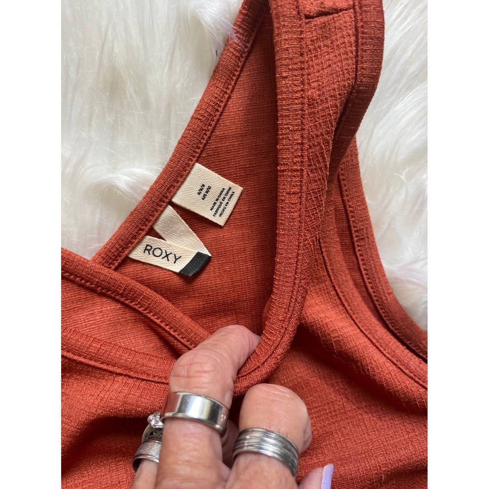 Roxy Ribbed Tank Crop in Rust - Picture 6 of 6
